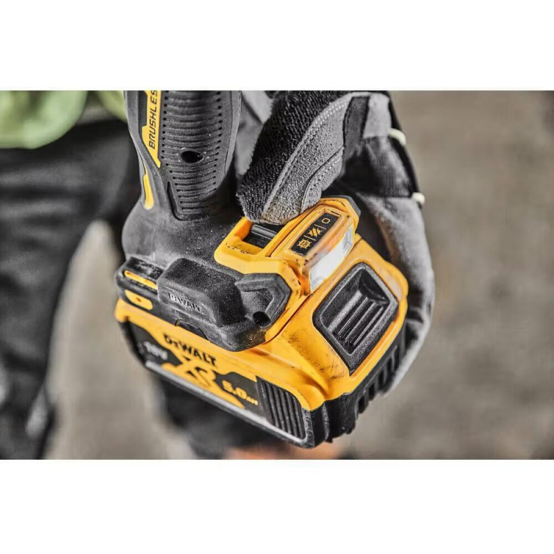 Дриль-шуруповерт акумуляторний безщітковий DeWALT DCD800P2T