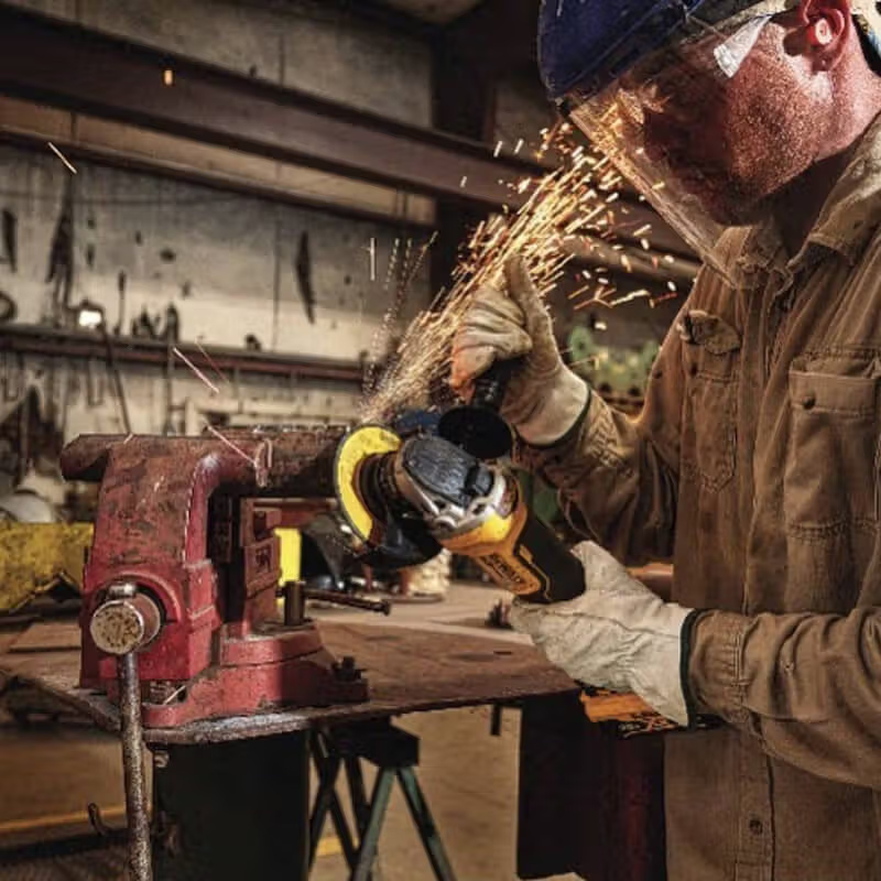 Набір з трьох інструментів безщіткових DeWALT DCK384P2T Набір з трьох інструментів безщіткових DeWALT DCK384P2T