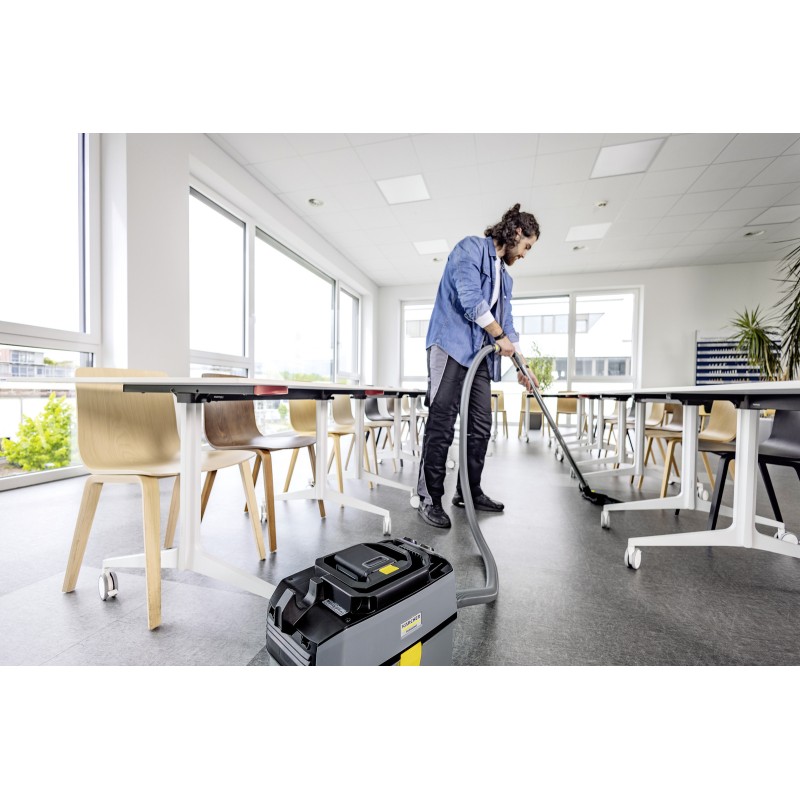 Профессиональный пылесос  Karcher T 10/1 Bp